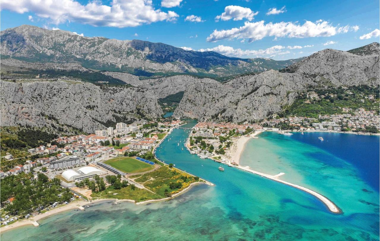Gorgeous Apartment In Omis With Kitchen Buitenkant foto