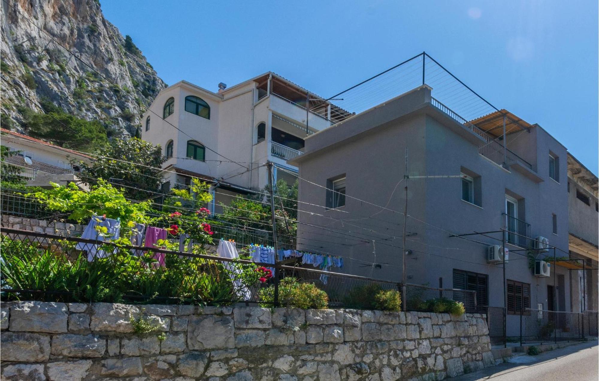 Gorgeous Apartment In Omis With Kitchen Buitenkant foto