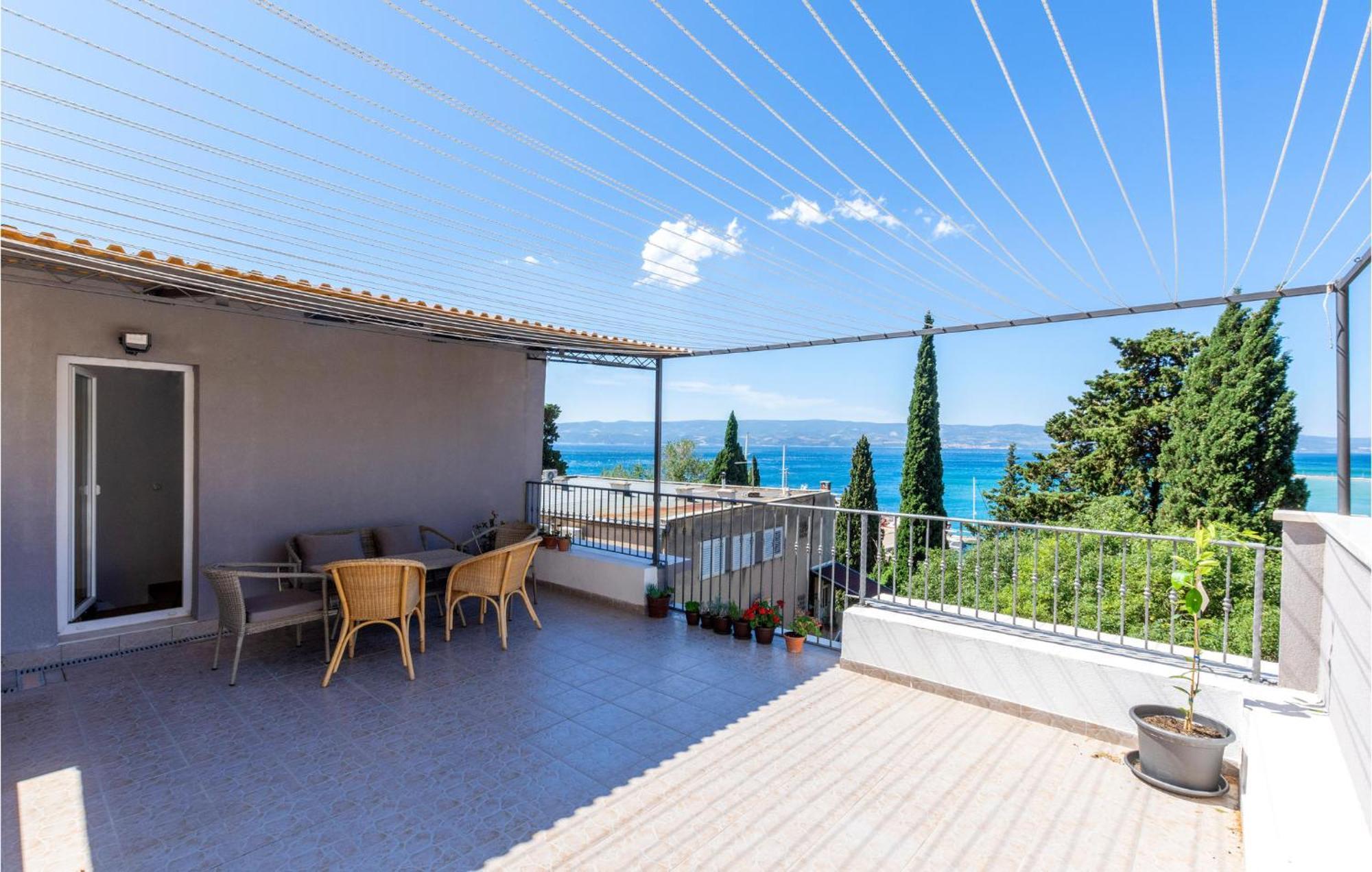 Gorgeous Apartment In Omis With Kitchen Buitenkant foto